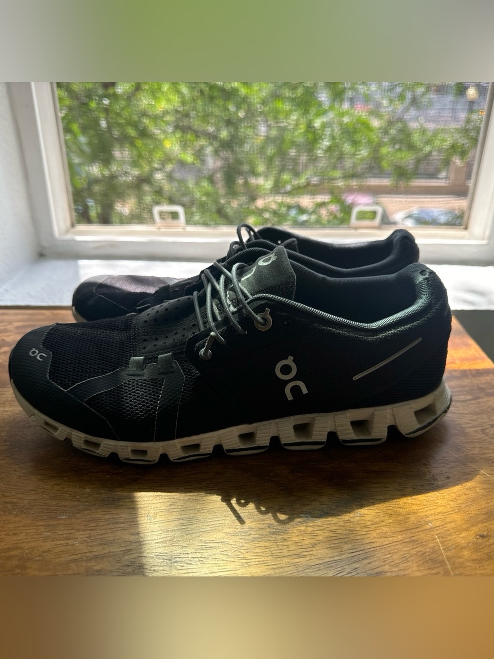 On cloud navy womens 8.5